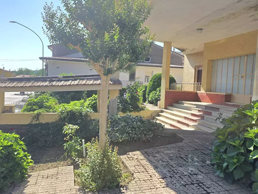 Immagine 5 di Villa in vendita  in via Capone 67 a Altavilla Irpina