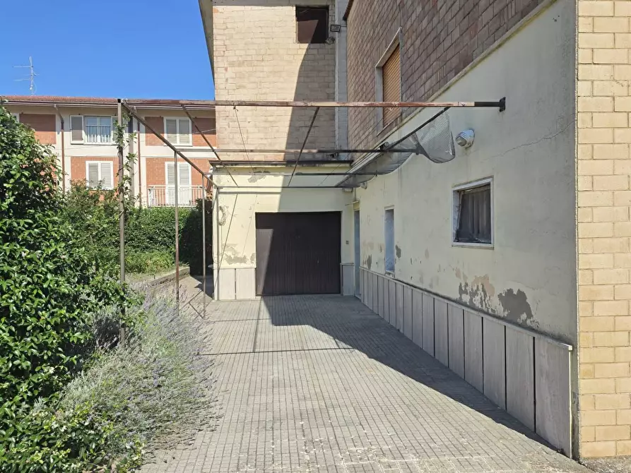 Immagine 8 di Villa in vendita  in via Capone 67 a Altavilla Irpina