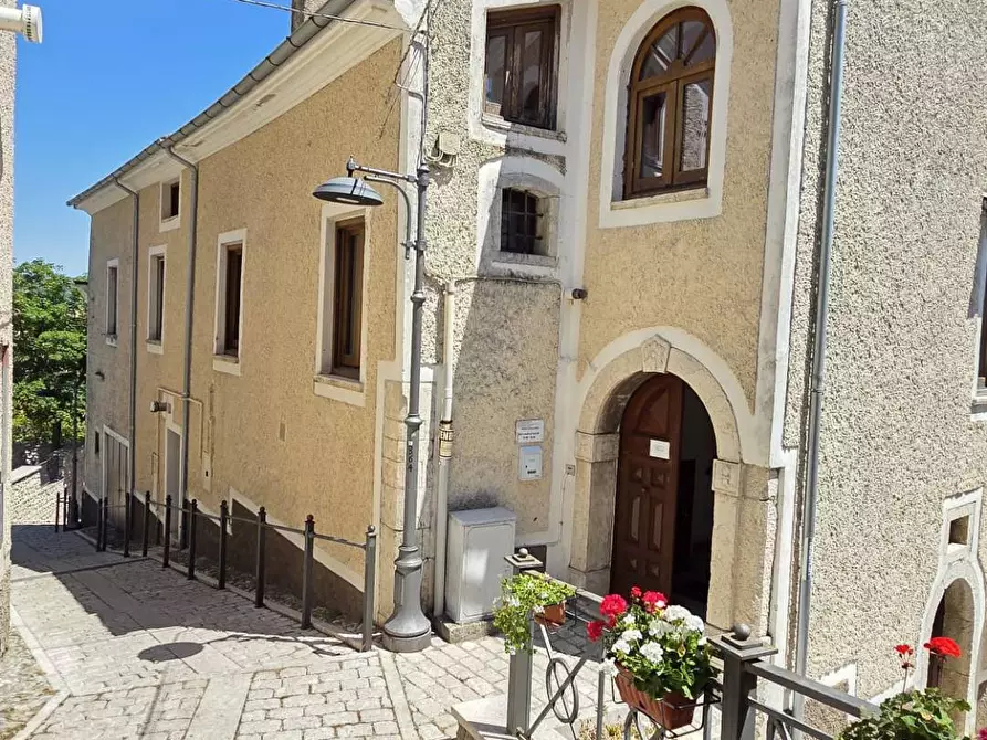 Immagine 1 di Casa semindipendente in vendita  in Via Petrarello 29 a Cassano Irpino