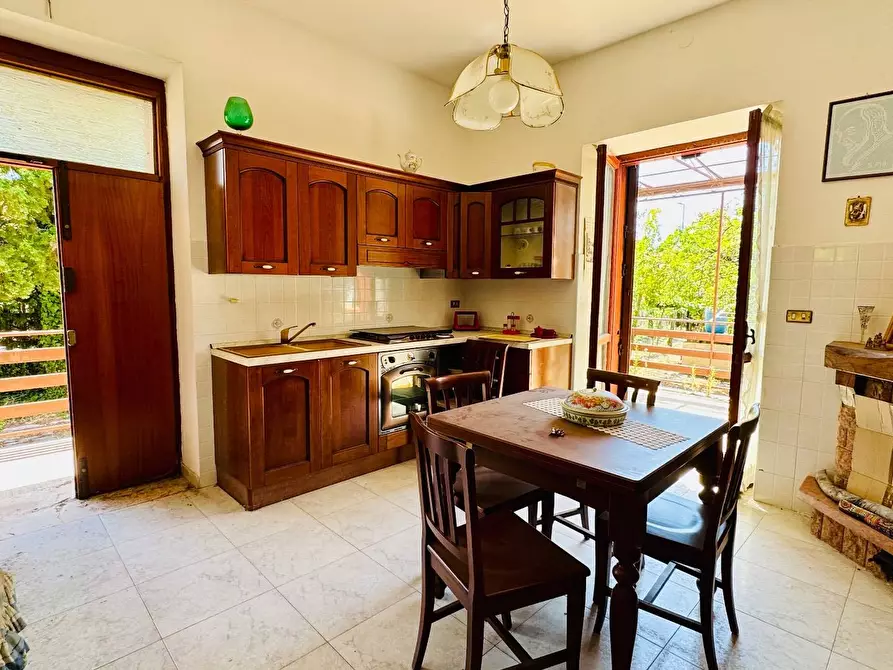 Immagine 3 di Villa in vendita  in VIA DEI MARTIRI a Greci