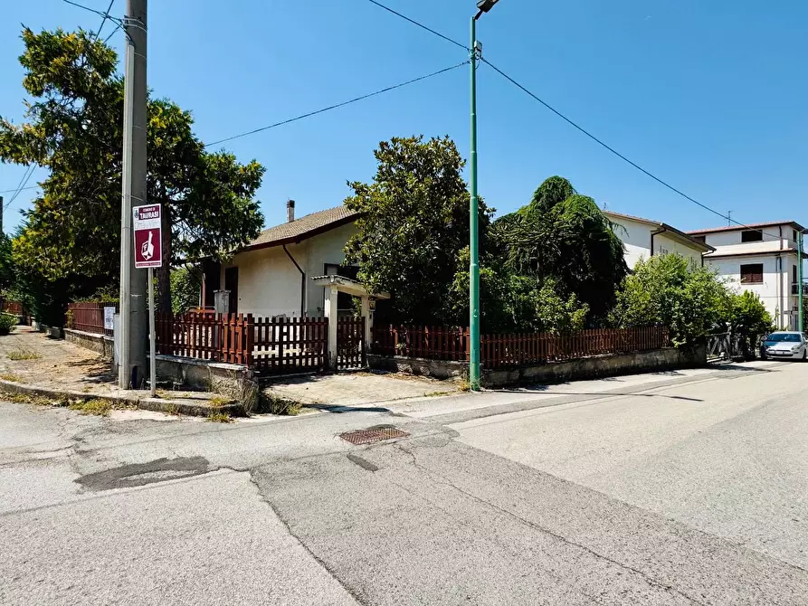 Immagine 25 di Villa in vendita  in VIA DEI MARTIRI a Greci