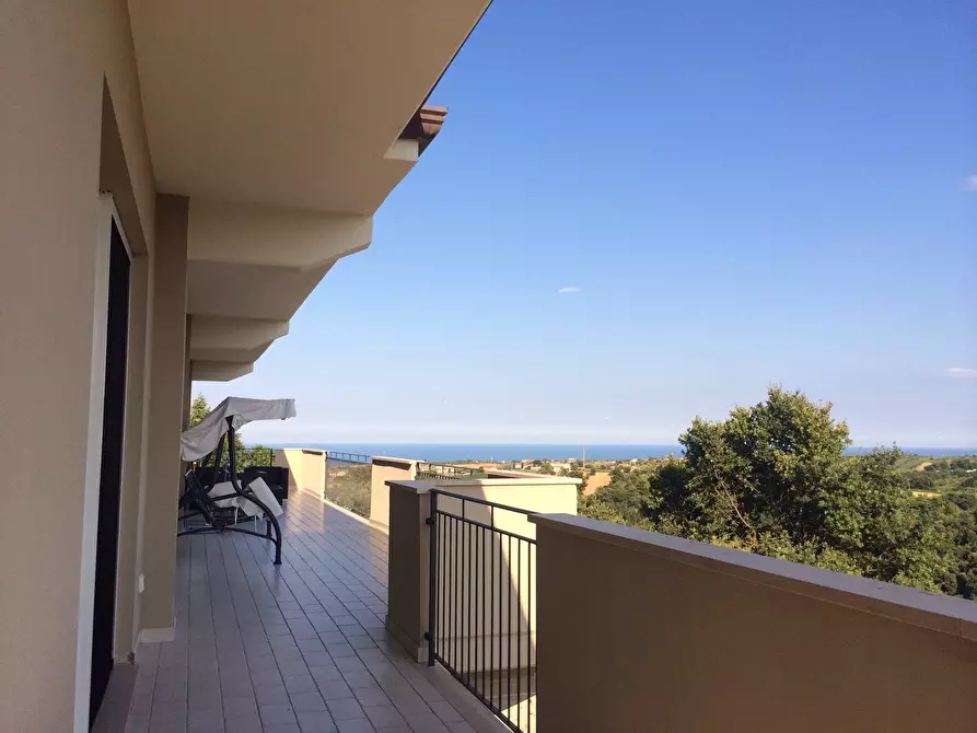 Immagine 6 di Villa in vendita  a San Benedetto Del Tronto