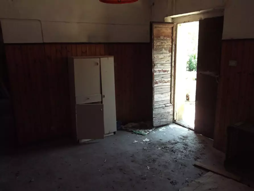 Immagine 6 di Rustico / casale in vendita  in Cont. valle di Rotella a Rotella