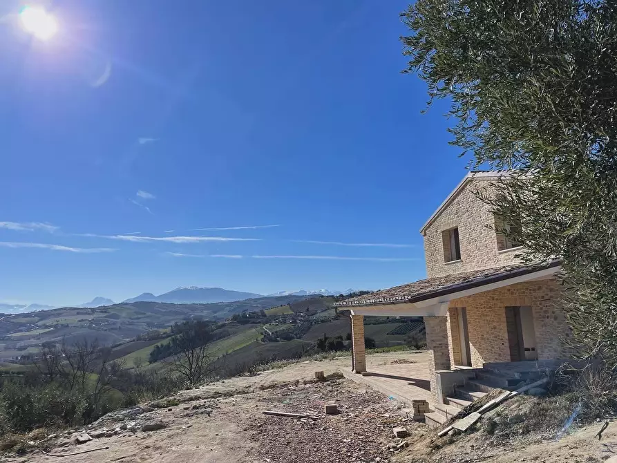 Immagine 5 di Rustico / casale in vendita  a Cossignano