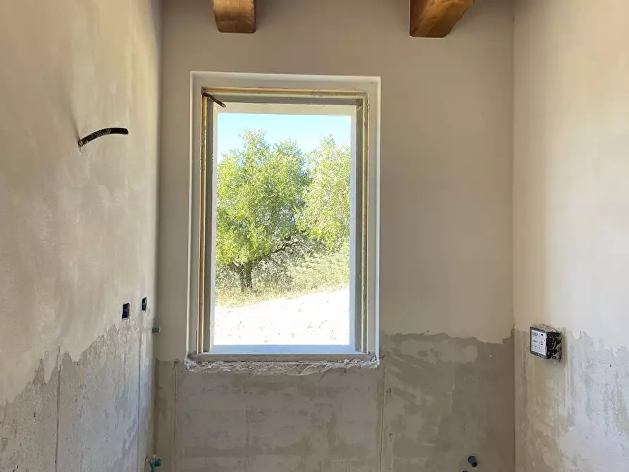 Immagine 11 di Rustico / casale in vendita  a Cossignano