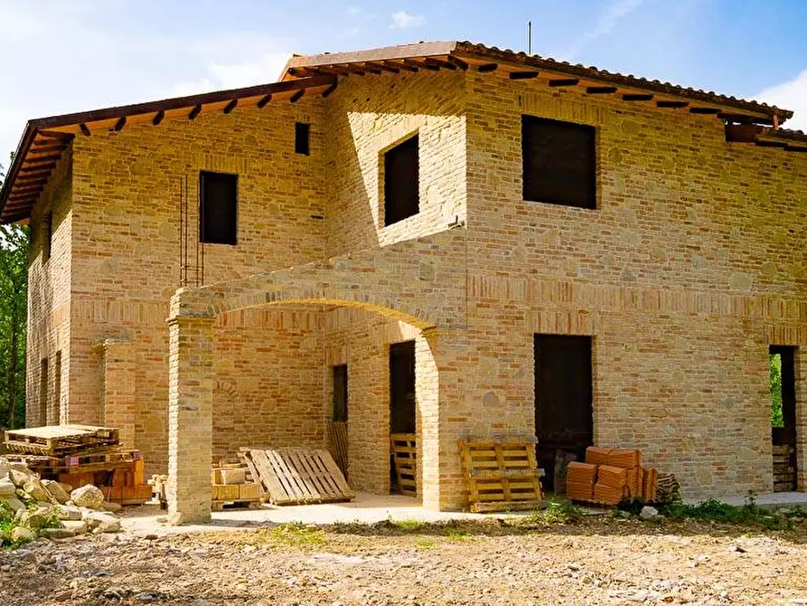 Immagine 5 di Rustico / casale in vendita  a Castignano