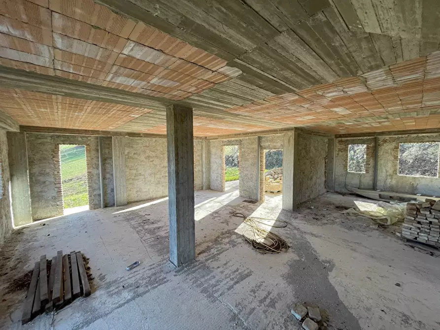 Immagine 11 di Rustico / casale in vendita  a Castignano