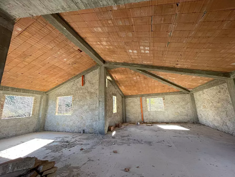 Immagine 12 di Rustico / casale in vendita  a Castignano