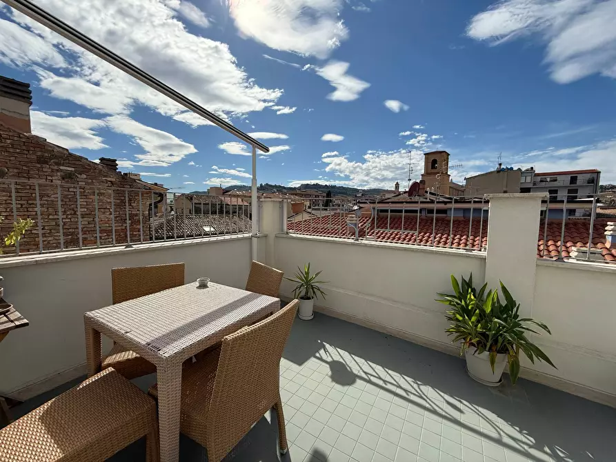 Immagine 38 di Casa indipendente in vendita  in Volturno 42 a San Benedetto Del Tronto