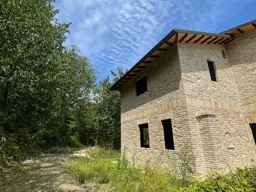 Immagine 21 di Rustico / casale in vendita  a Castignano
