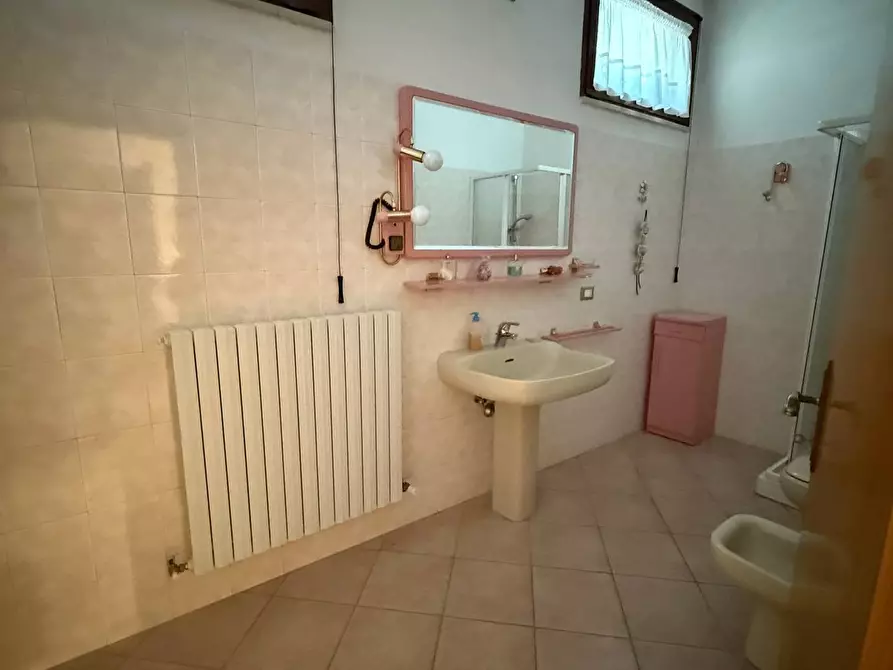 Immagine 43 di Casa indipendente in vendita  in Contr.da Sant'Andrea a Cupra Marittima