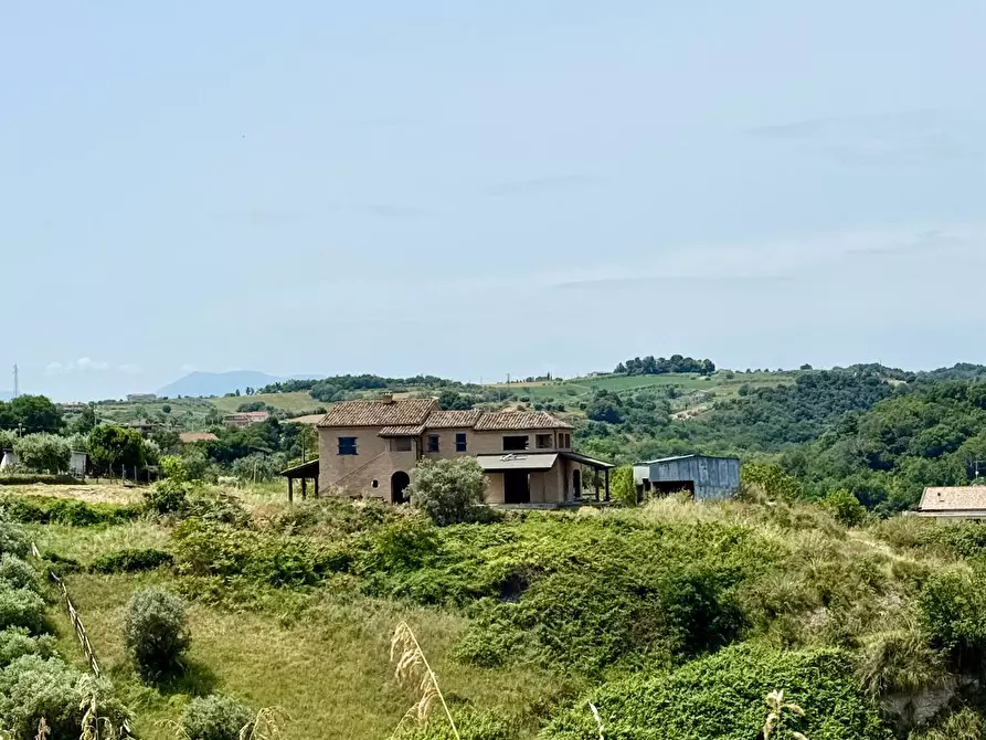 Immagine 23 di Rustico / casale in vendita  in CONTRADA SANT'ANDREA a Cupra Marittima