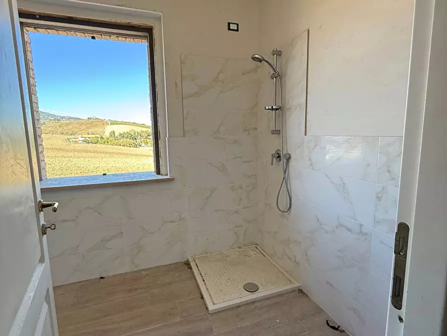 Immagine 8 di Rustico / casale in vendita  a Appignano Del Tronto