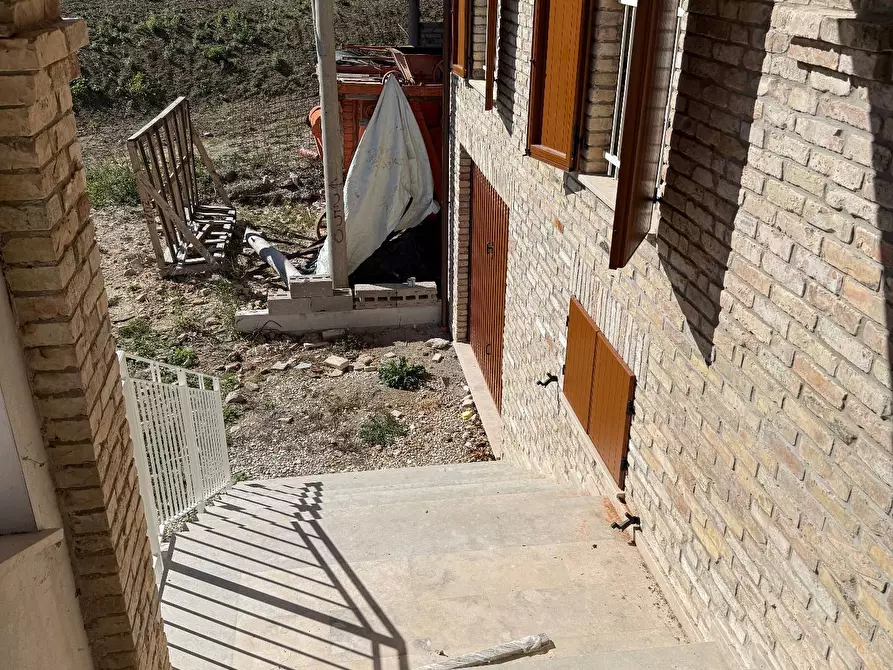 Immagine 11 di Rustico / casale in vendita  a Appignano Del Tronto