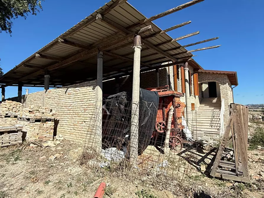 Immagine 12 di Rustico / casale in vendita  a Appignano Del Tronto