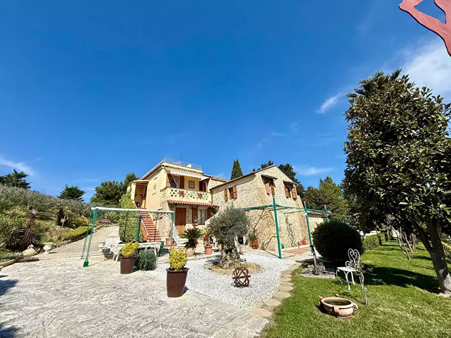 Immagine 1 di Rustico / casale in vendita  in Contrada Tesino 265 a San Benedetto Del Tronto