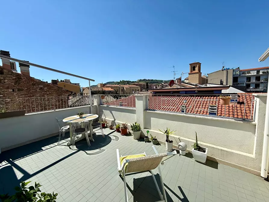 Immagine 1 di Casa indipendente in vendita  in Volturno 42 a San Benedetto Del Tronto