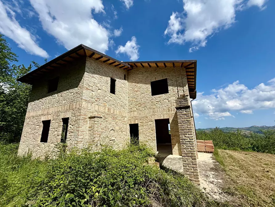 Immagine 24 di Rustico / casale in vendita  a Castignano
