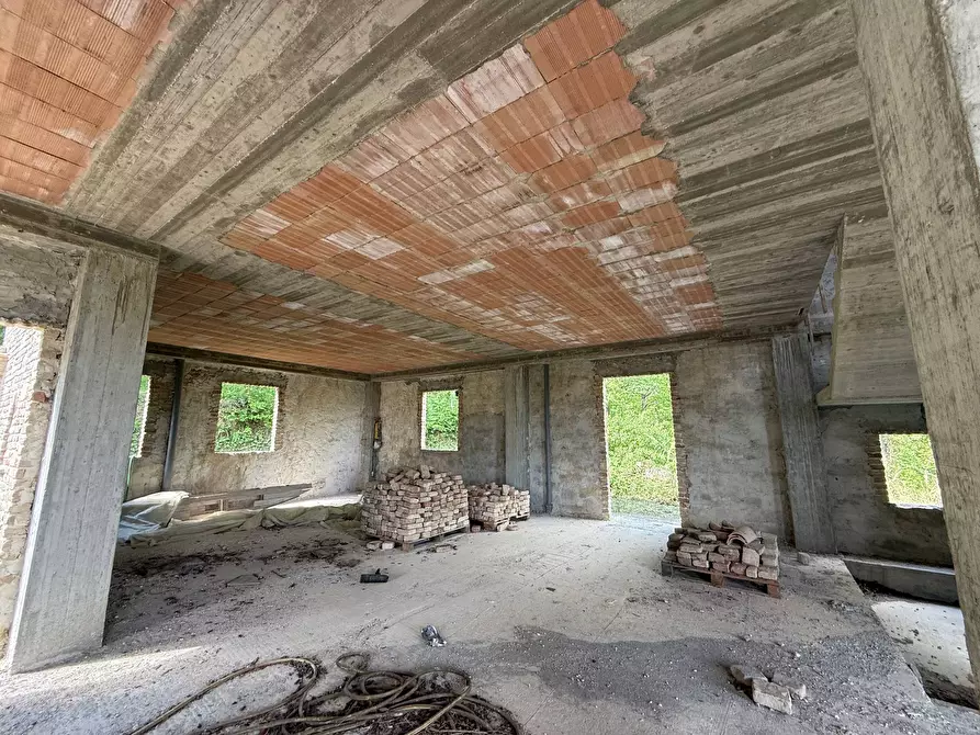 Immagine 25 di Rustico / casale in vendita  a Castignano