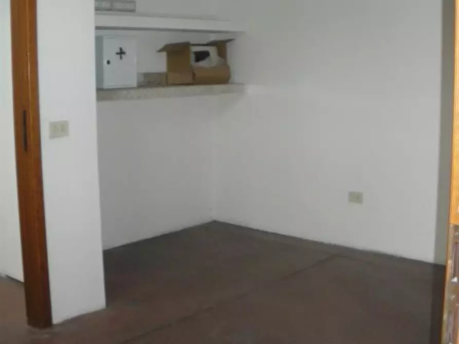 Immagine 3 di Capannone industriale in affitto  a Vinci