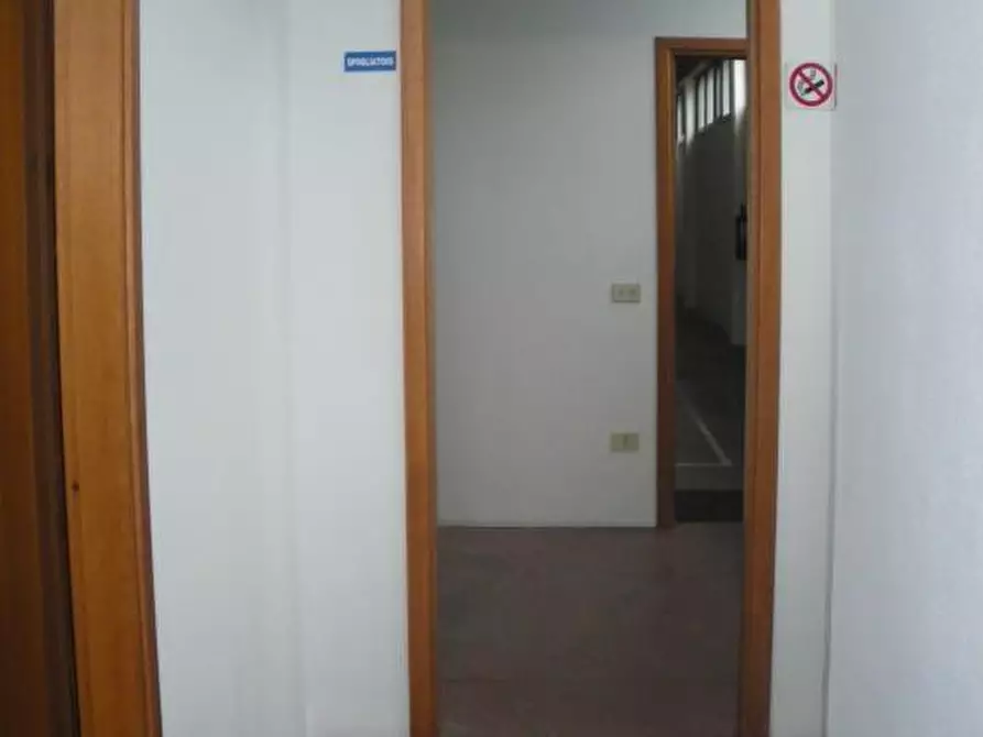 Immagine 7 di Capannone industriale in affitto  a Vinci