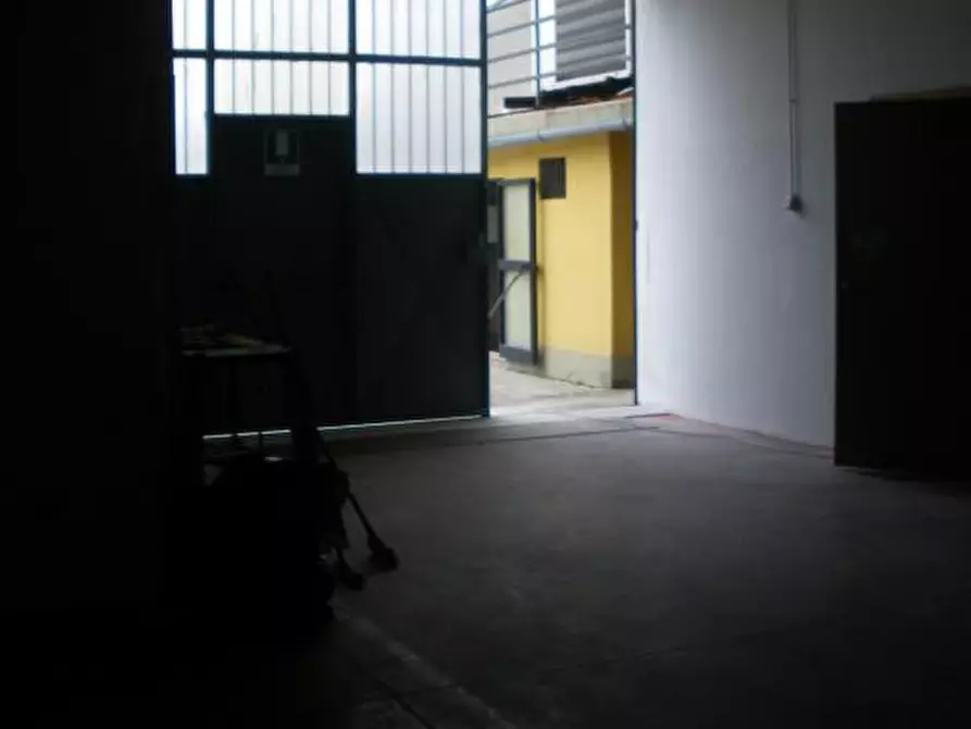 Immagine 11 di Capannone industriale in affitto  a Vinci