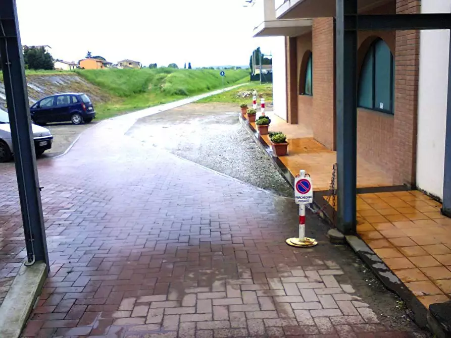 Immagine 7 di Ufficio in affitto  a Empoli