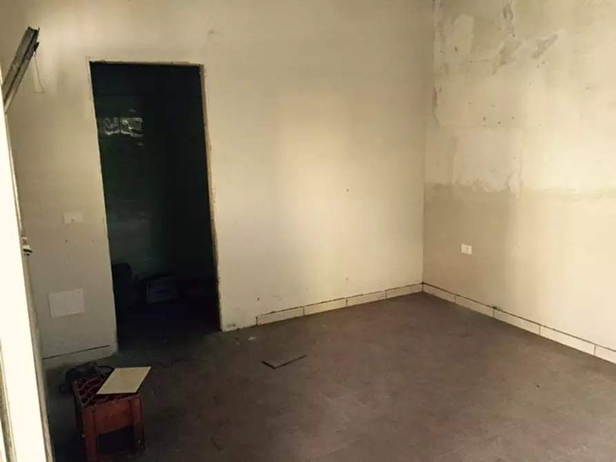 Immagine 2 di Attività commerciale in affitto  a Empoli