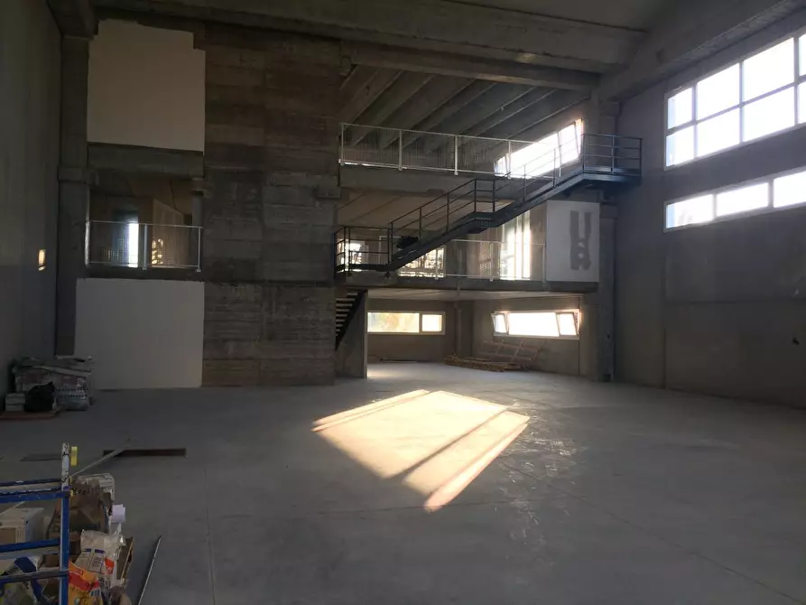 Immagine 1 di Capannone industriale in affitto  a Empoli