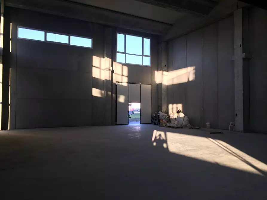 Immagine 3 di Capannone industriale in affitto  a Empoli