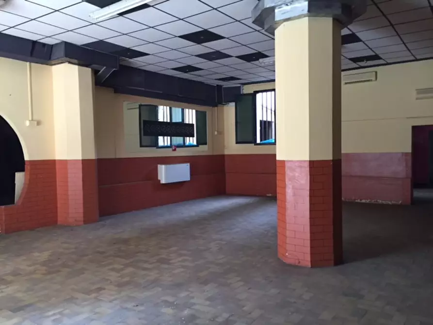 Immagine 1 di Attività commerciale in affitto  a Empoli