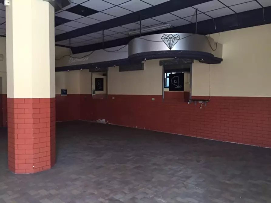 Immagine 3 di Attività commerciale in affitto  a Empoli