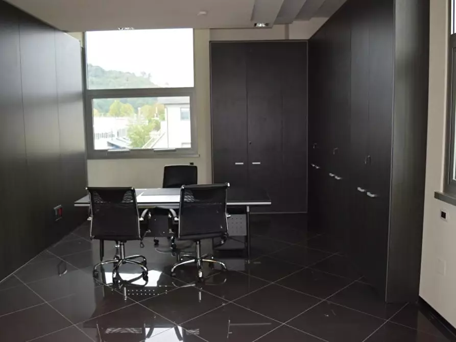 Immagine 25 di Capannone industriale in affitto  a Montelupo Fiorentino