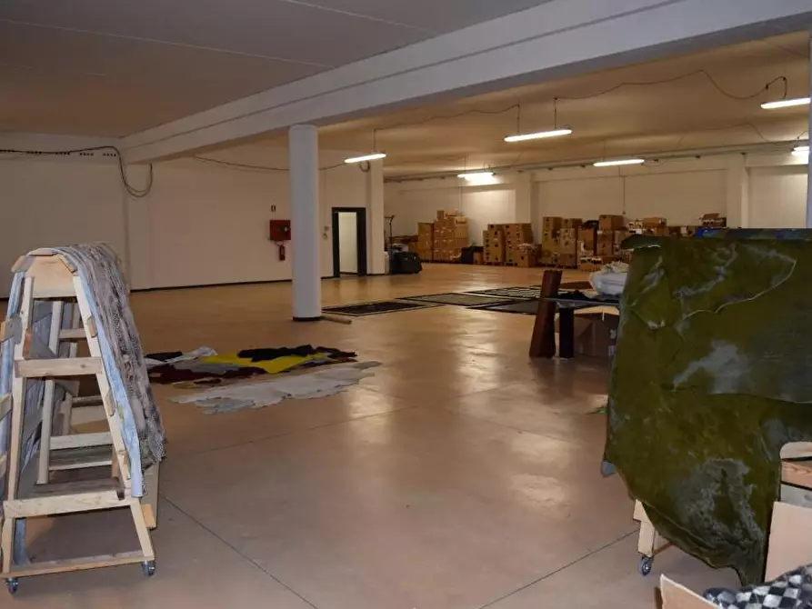 Immagine 29 di Capannone industriale in affitto  a Montelupo Fiorentino
