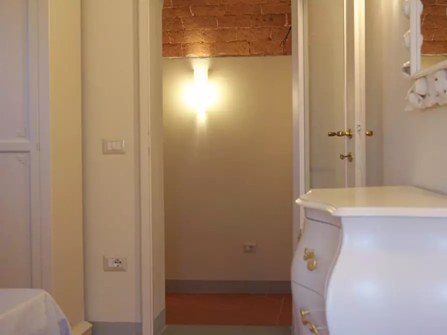 Immagine 4 di Appartamento in affitto  a Capraia E Limite