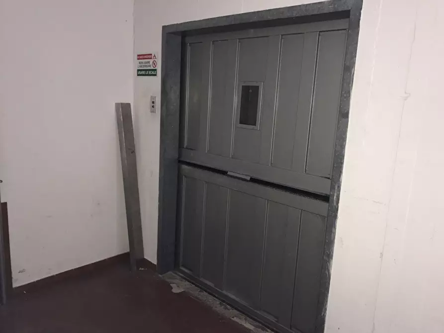 Immagine 2 di Attività commerciale in affitto  a Vinci