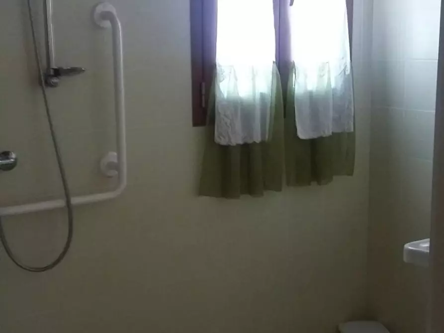 Immagine 4 di Camera in affitto  a San Miniato