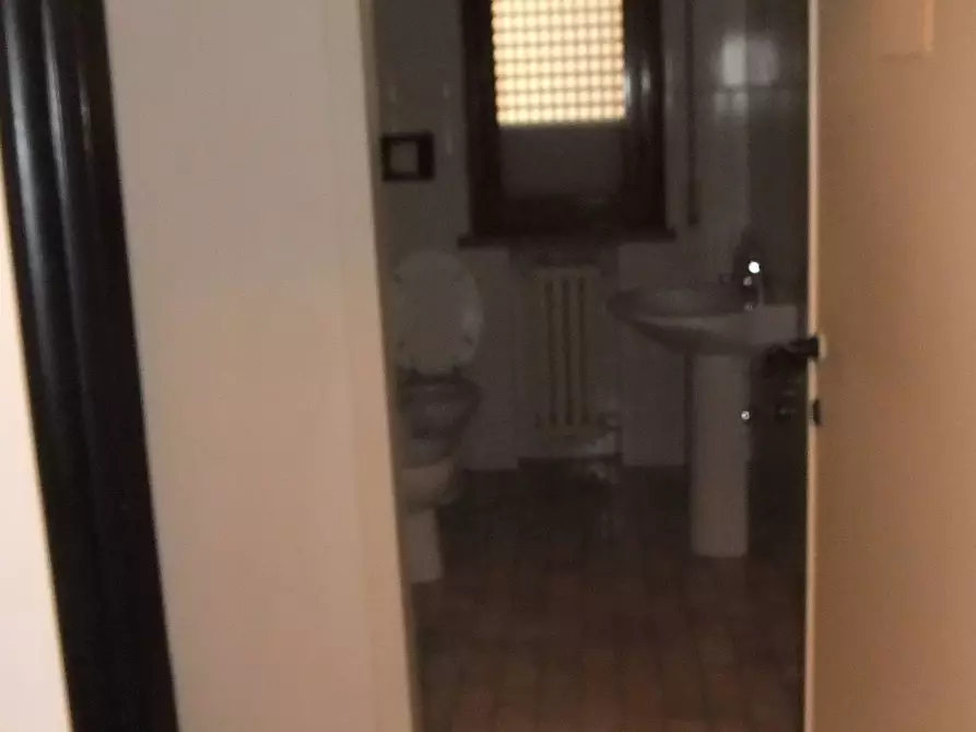 Immagine 9 di Ufficio in affitto  a Vinci