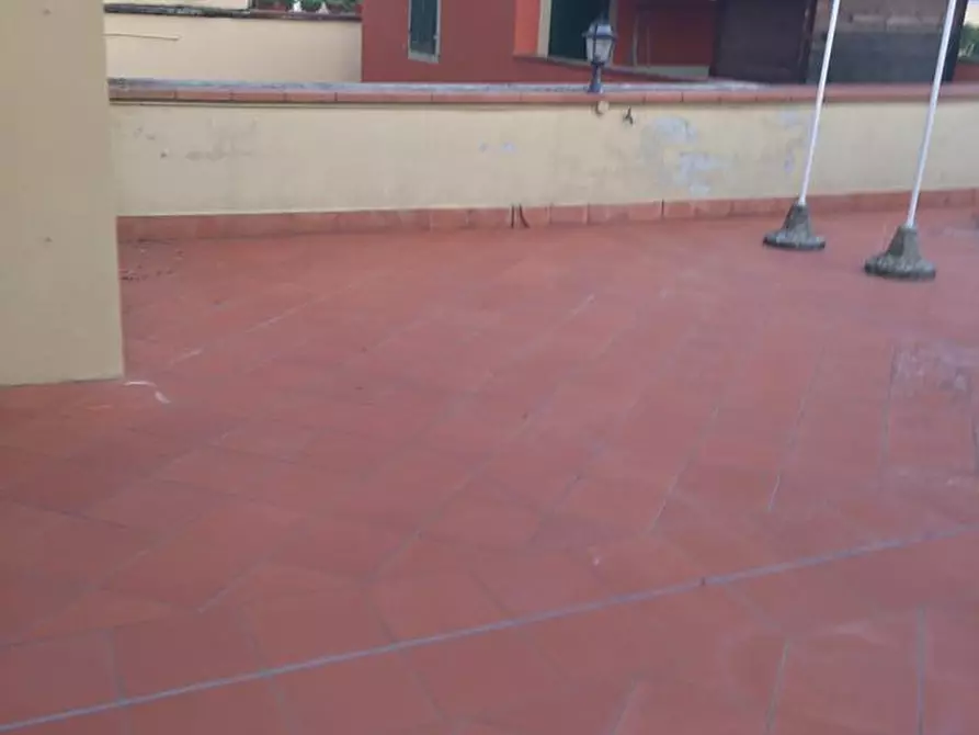 Immagine 10 di Appartamento in vendita  a Capraia E Limite