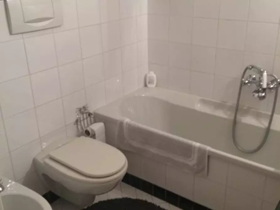 Immagine 8 di Appartamento in vendita  a Capraia E Limite