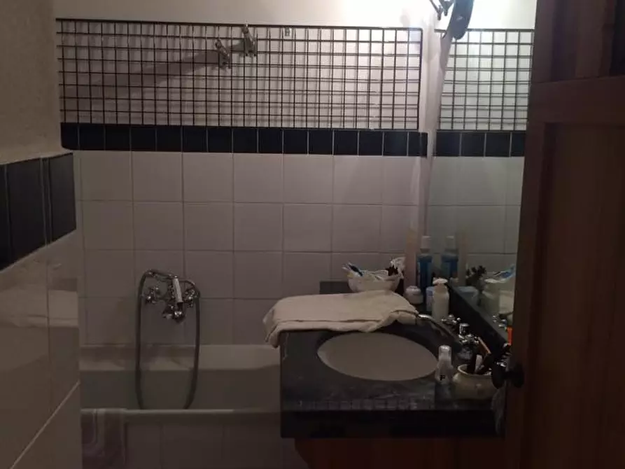 Immagine 6 di Appartamento in vendita  a Capraia E Limite