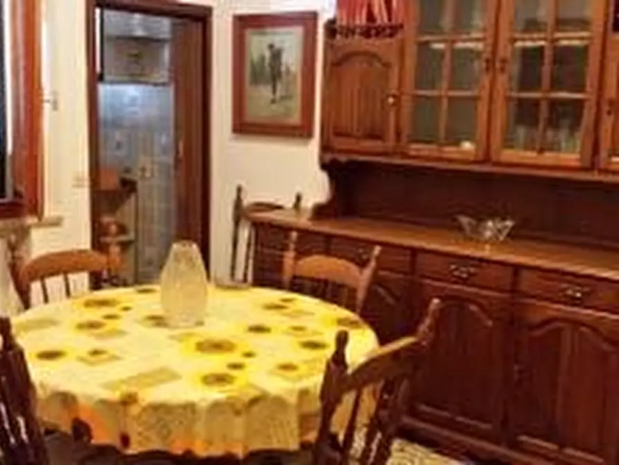 Immagine 4 di Camera in affitto  a Empoli