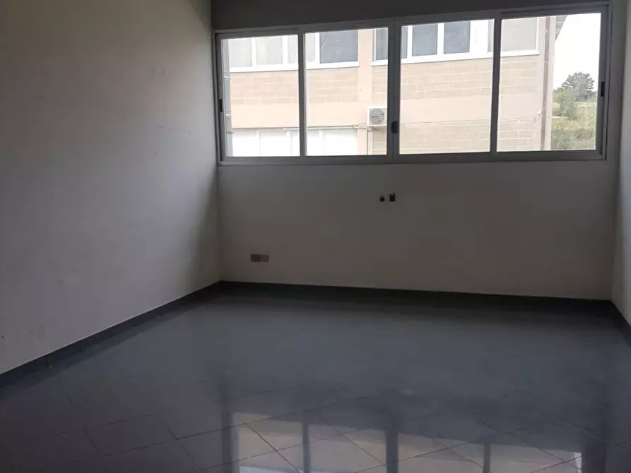 Immagine 7 di Attività commerciale in affitto  a Vinci