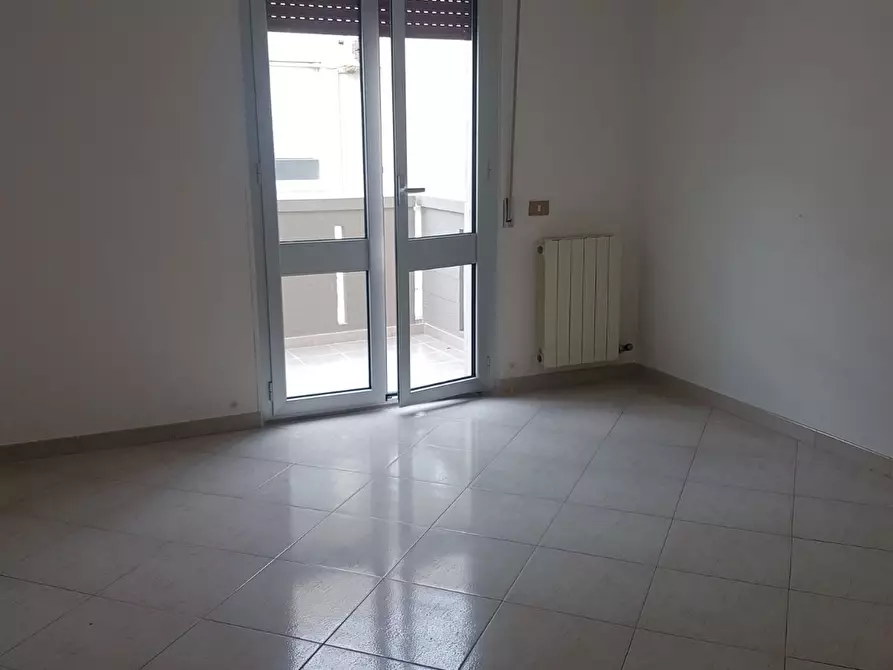 Immagine 11 di Attività commerciale in affitto  a Vinci