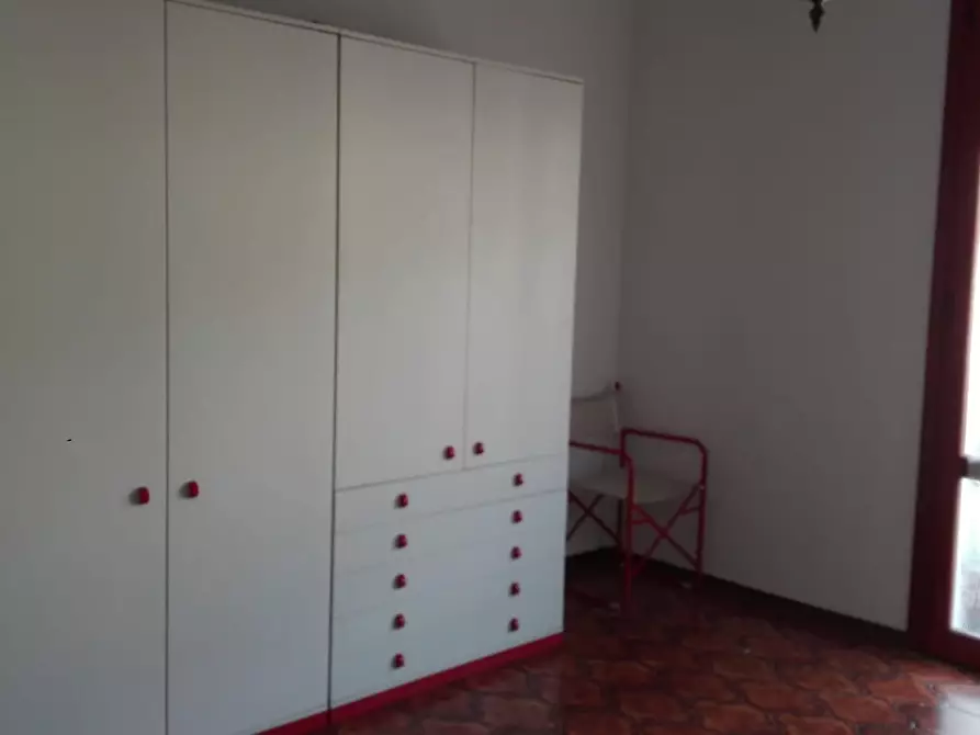 Immagine 3 di Camera in affitto  a Vinci