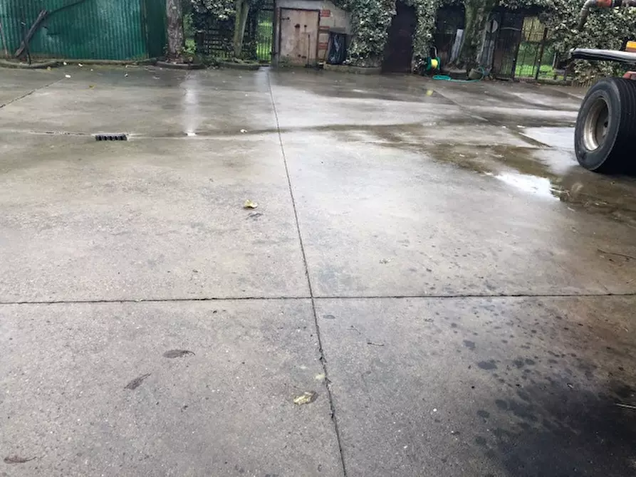 Immagine 4 di Attività commerciale in affitto  a Empoli