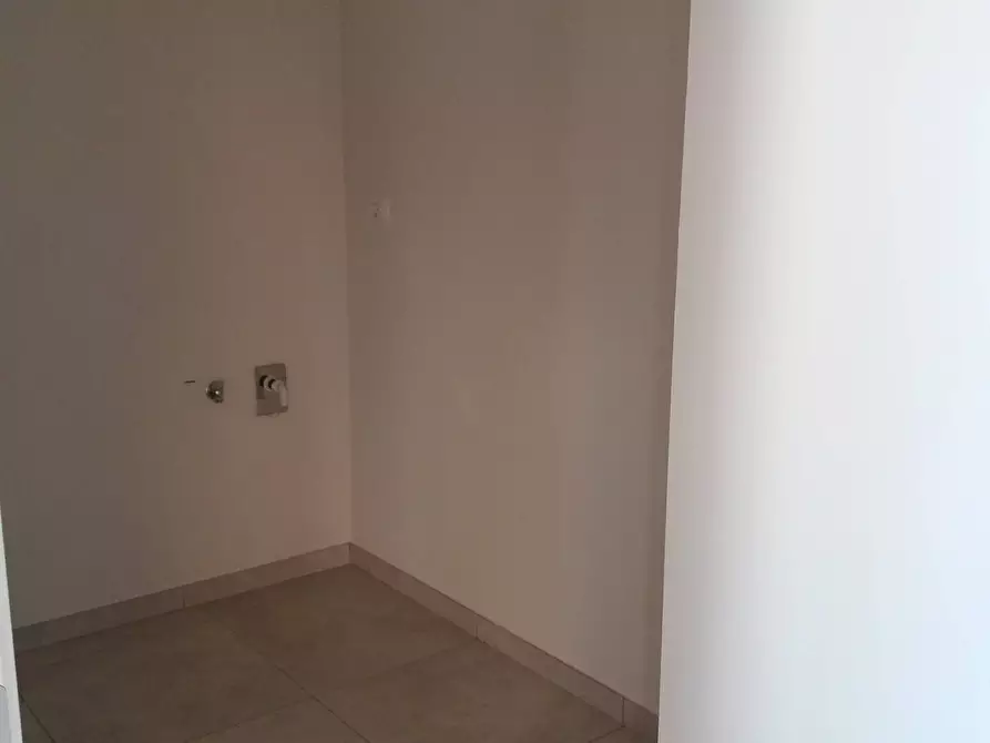 Immagine 11 di Attico in affitto  a Empoli