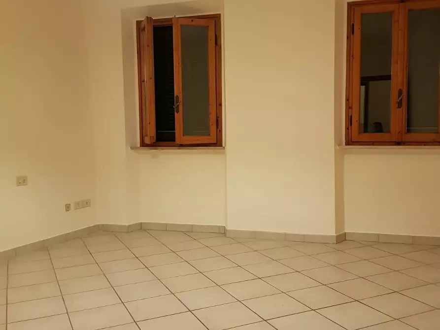 Immagine 9 di Appartamento in affitto  a Capraia E Limite