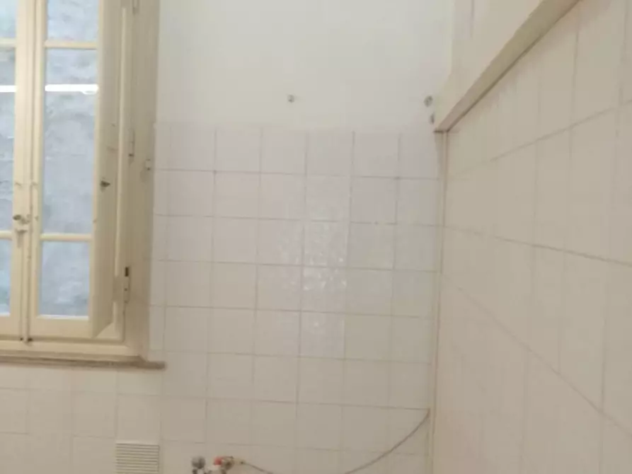 Immagine 7 di Attività commerciale in affitto  a Empoli