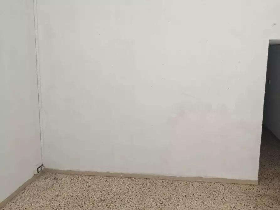 Immagine 1 di Attività commerciale in affitto  a Empoli